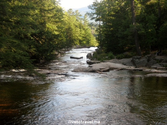 New Hampshire nature - river and rocks