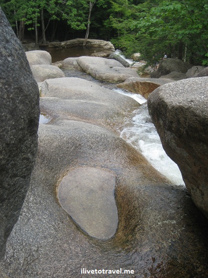New Hampshire nature - river and rocks