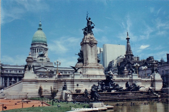 Buenos Aires:  A Monument-al City