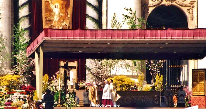 Scenes of Easter Mass at St. Peter’s Square