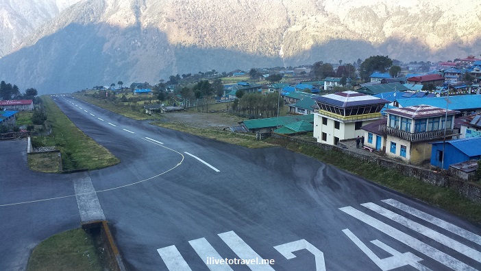 Flying into Dangerous Lukla Airport in Nepal