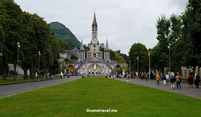 Making Pilgrimage to Lourdes, France | ilivetotravel's travel log