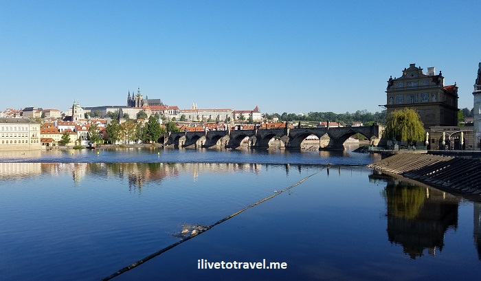 4 Tips to Visit the Charles Bridge in Prague